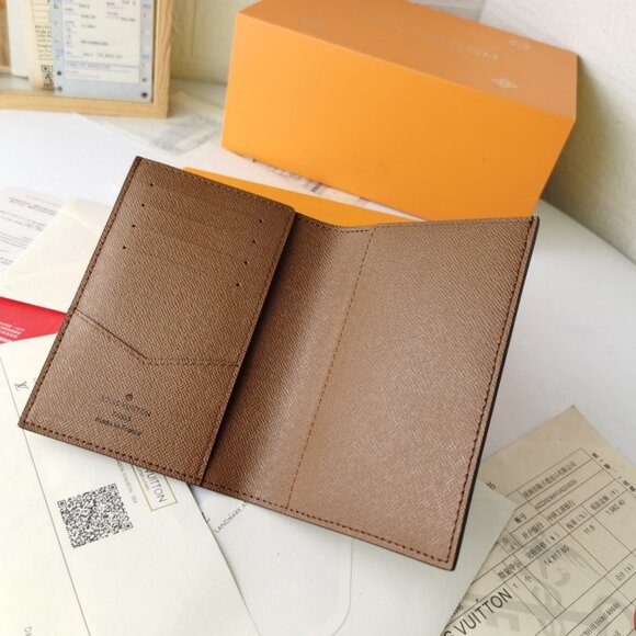 LV Monogram Hello Kitty Libra Card Case - Picture 2 of 6